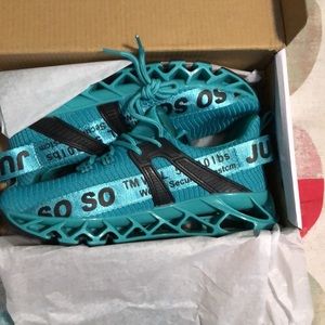 Brand new tennis shoes